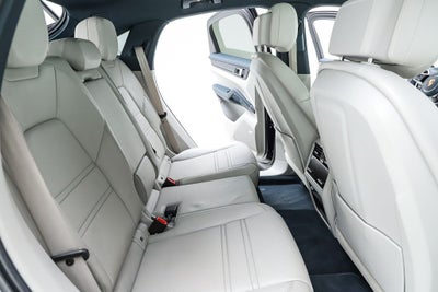 2023 Porsche Cayenne Coupe Platinum Edition