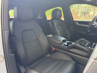 2025 Porsche Cayenne Coupe Base