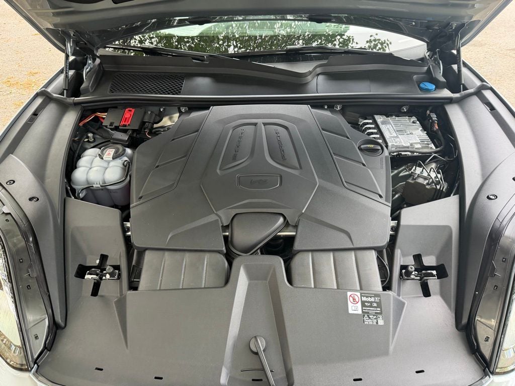 2025 Porsche Cayenne Coupe Base