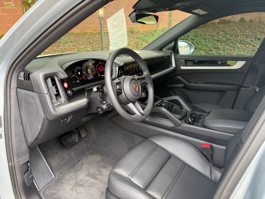 2025 Porsche Cayenne Coupe Base