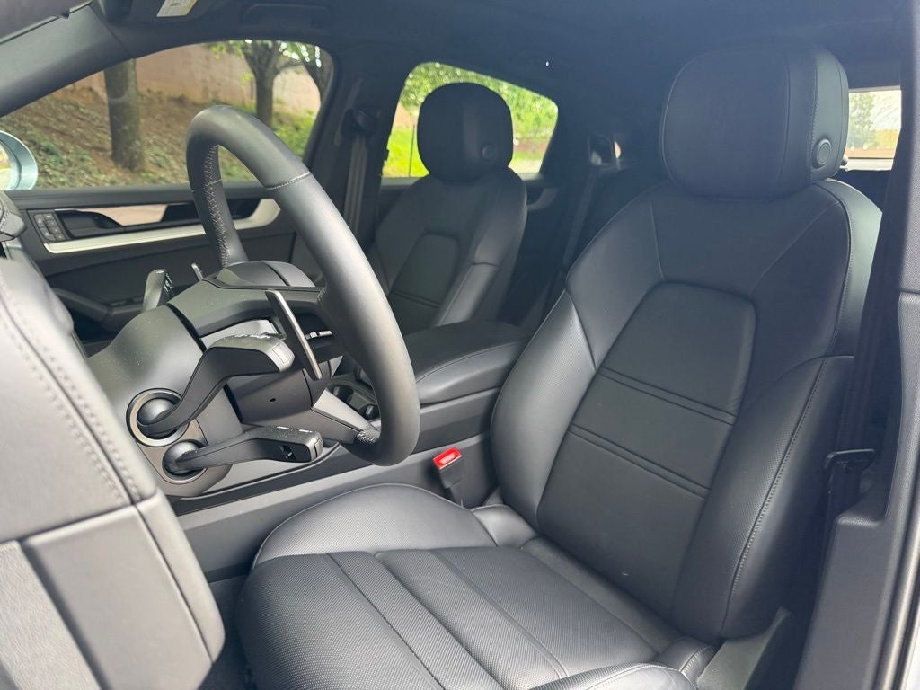 2025 Porsche Cayenne Coupe Base