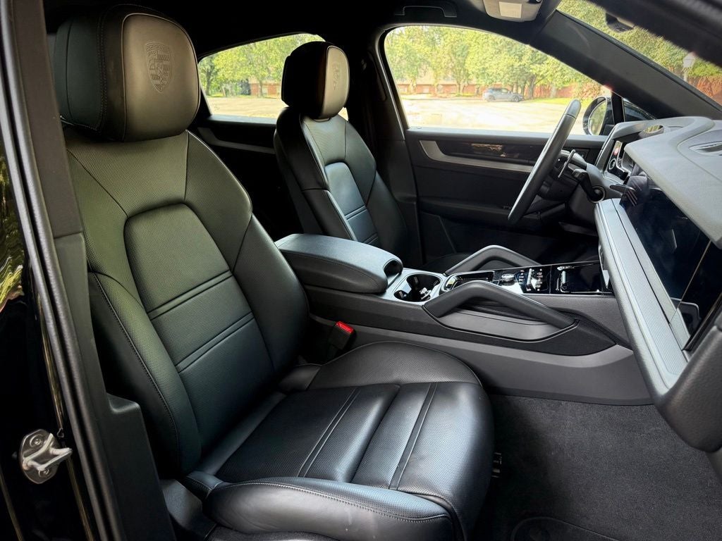 2025 Porsche Cayenne Coupe Base