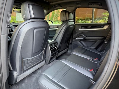 2025 Porsche Cayenne Coupe Base