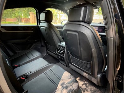 2025 Porsche Cayenne Coupe Base