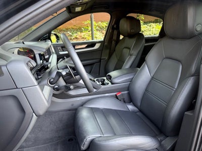 2025 Porsche Cayenne Coupe Base