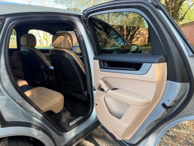 2025 Porsche Cayenne E-Hybrid Coupe Base