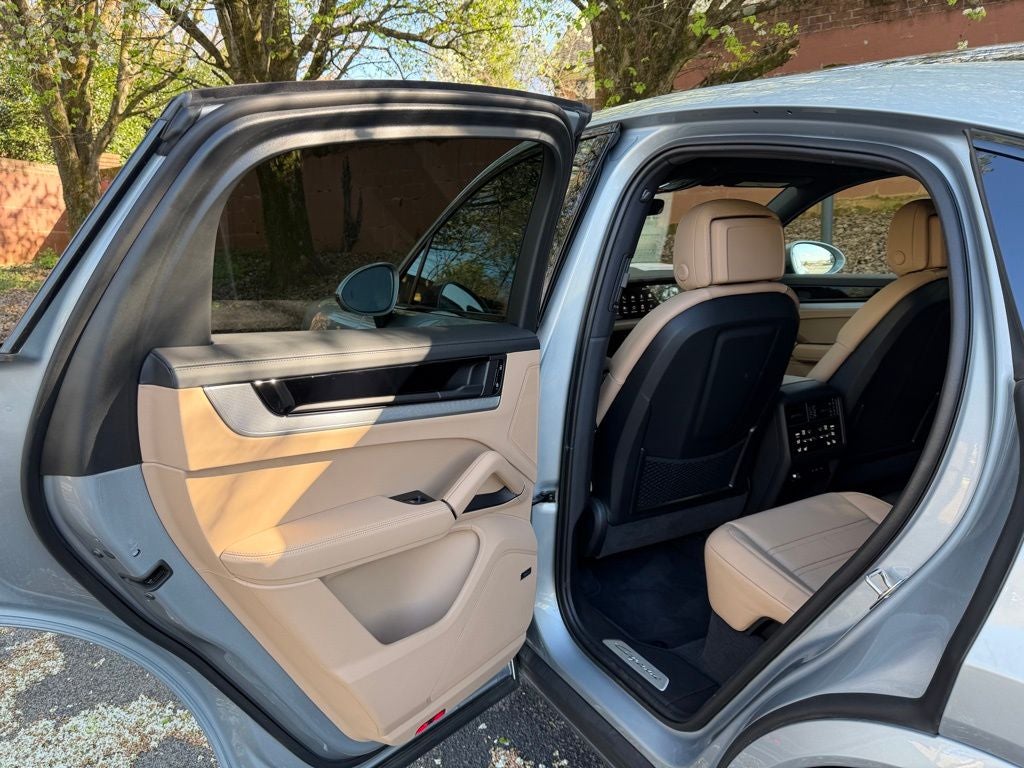 2025 Porsche Cayenne E-Hybrid Coupe Base