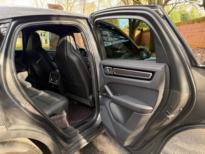 2023 Porsche Cayenne Coupe GTS