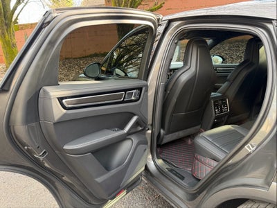 2023 Porsche Cayenne Coupe GTS