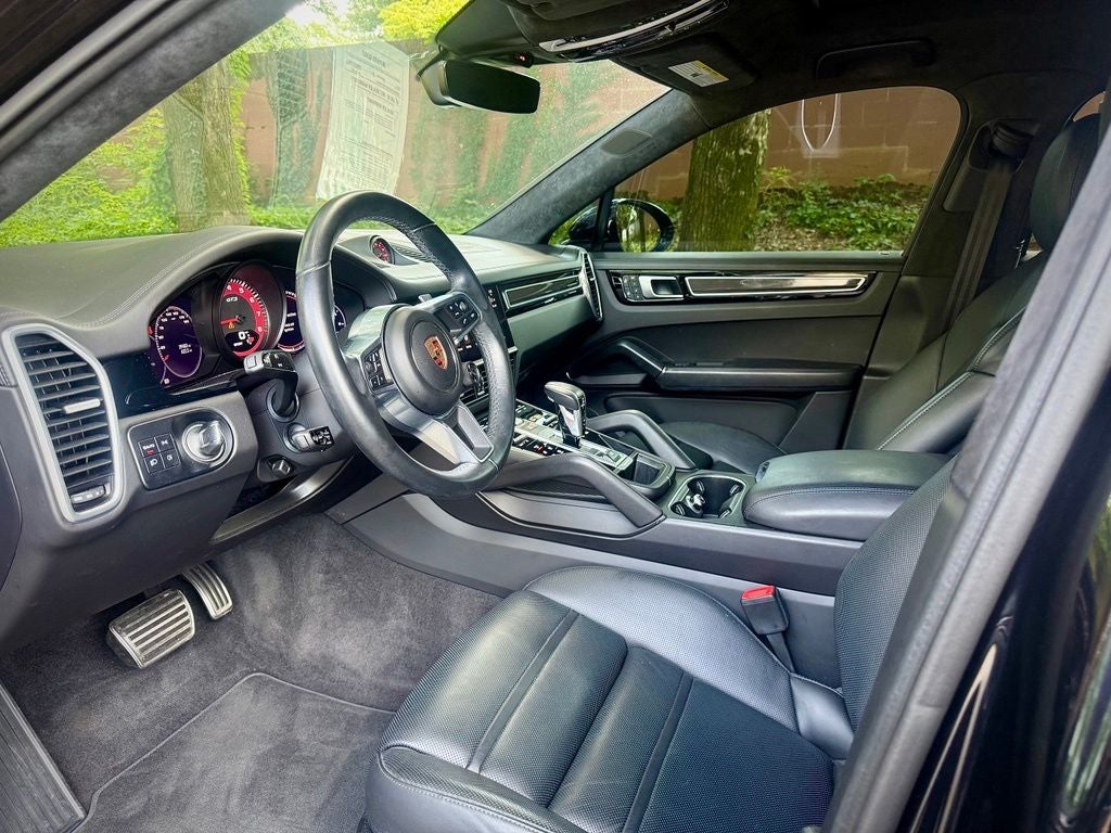 2022 Porsche Cayenne Coupe GTS