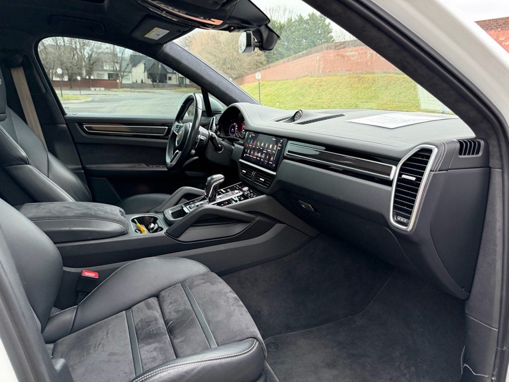 2023 Porsche Cayenne Coupe GTS