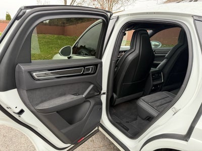 2023 Porsche Cayenne Coupe GTS