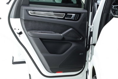 2023 Porsche Cayenne Coupe GTS