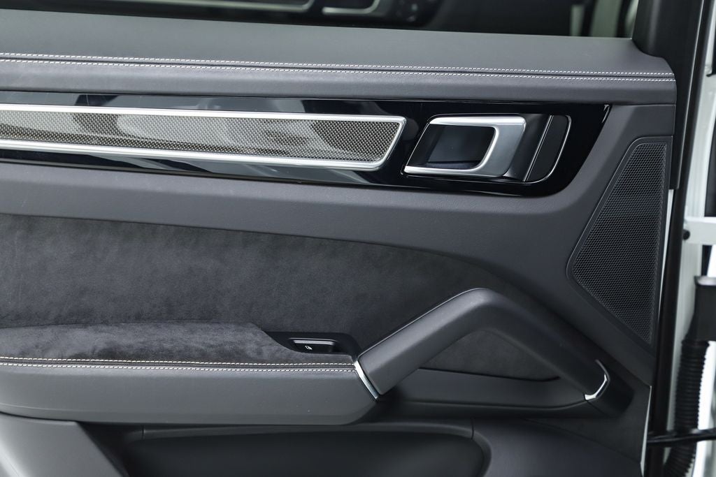 2023 Porsche Cayenne Coupe GTS