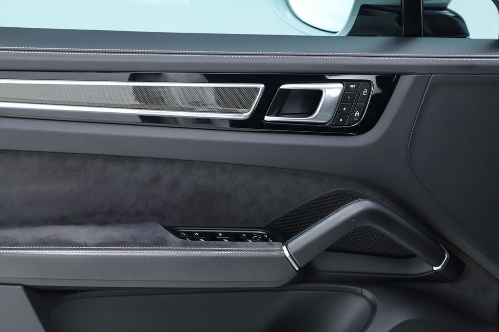 2023 Porsche Cayenne Coupe GTS