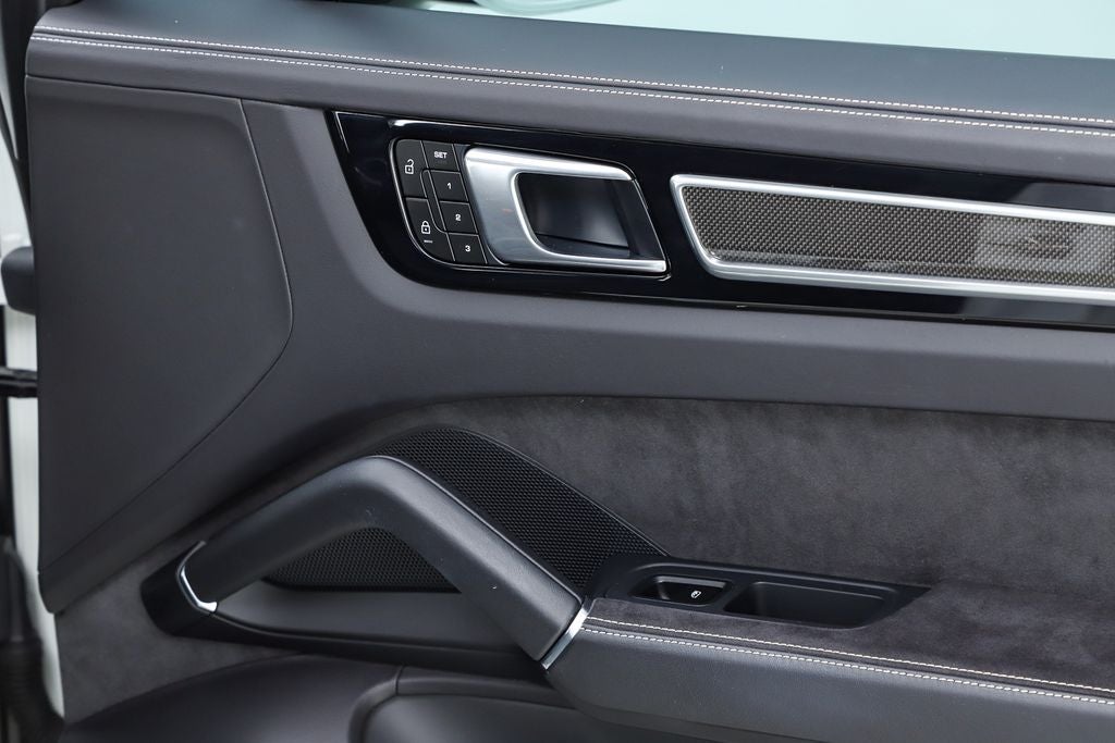 2023 Porsche Cayenne Coupe GTS