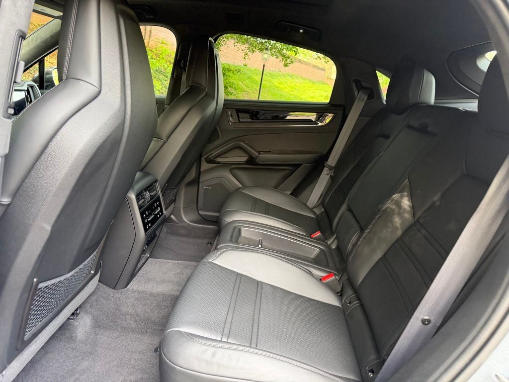 2026 Porsche Cayenne Coupe GTS