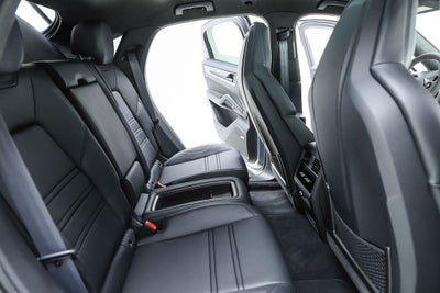 2026 Porsche Cayenne Coupe GTS