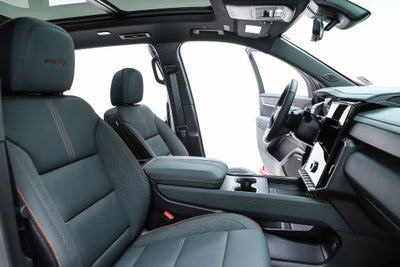 2025 GMC Acadia AT4