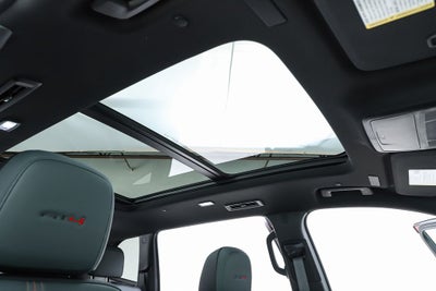 2025 GMC Acadia AT4
