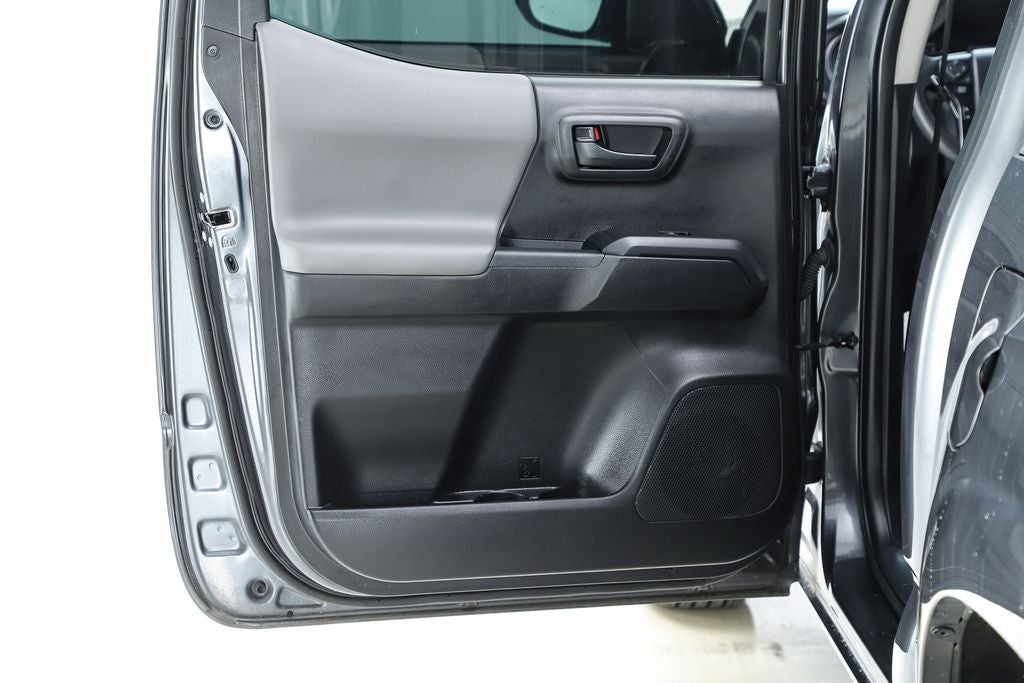 2022 Toyota Tacoma SR V6