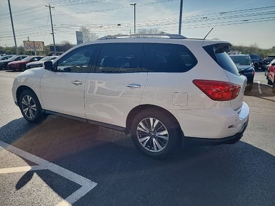 2017 Nissan Pathfinder SV