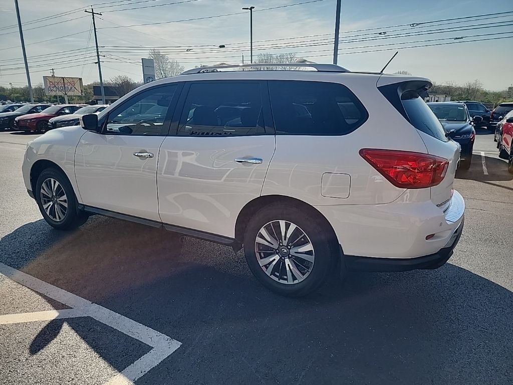 2017 Nissan Pathfinder SV