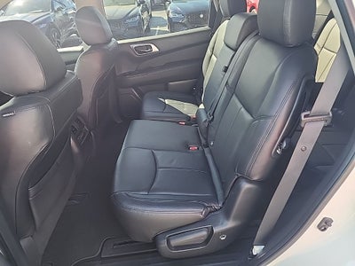 2017 Nissan Pathfinder SV