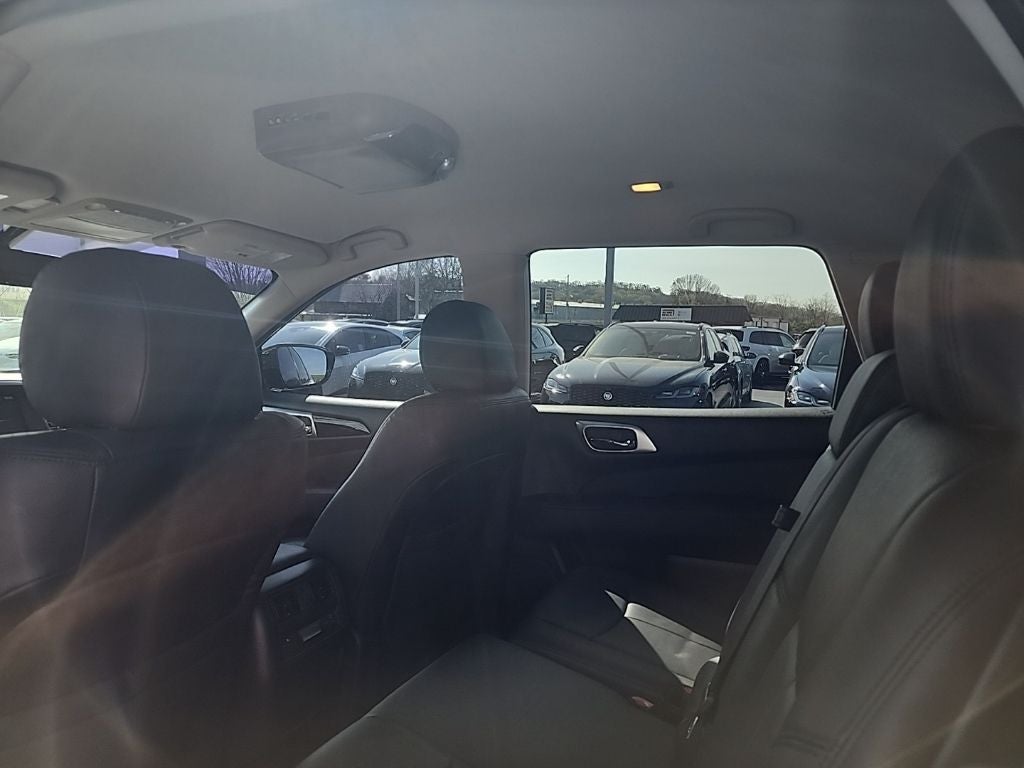 2017 Nissan Pathfinder SV