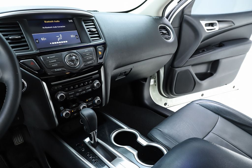 2017 Nissan Pathfinder SV