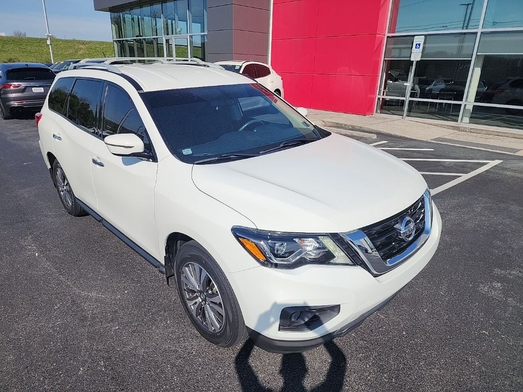 2017 Nissan Pathfinder SV