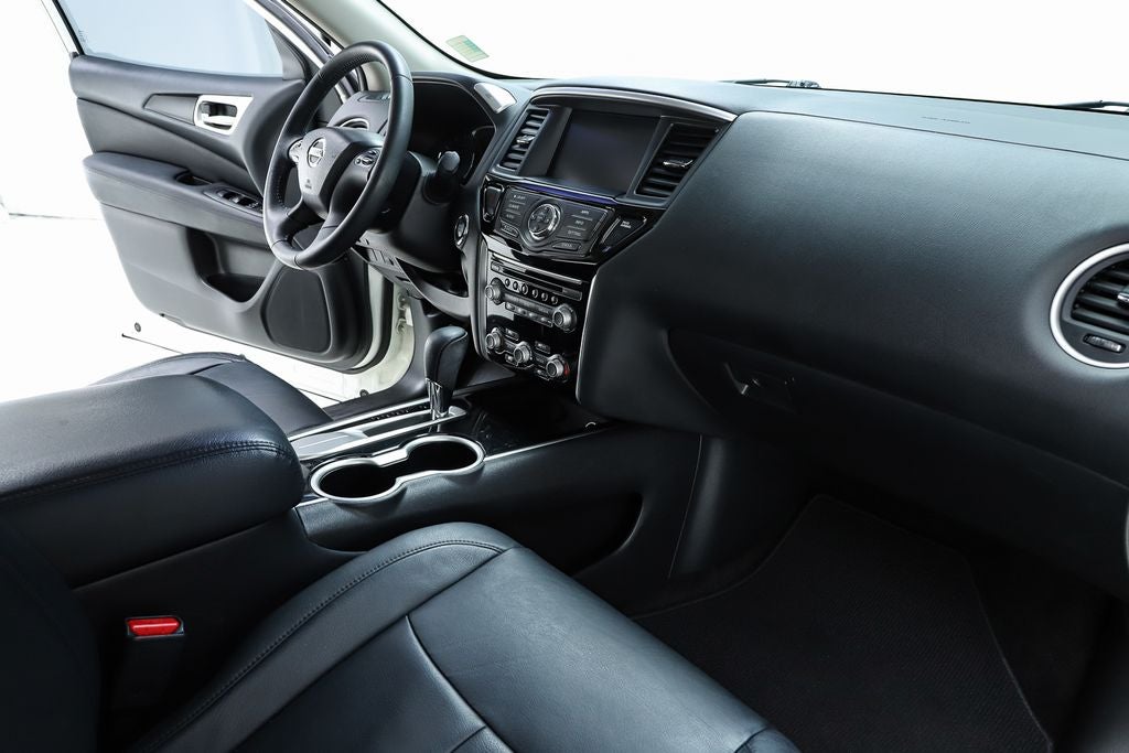 2017 Nissan Pathfinder SV