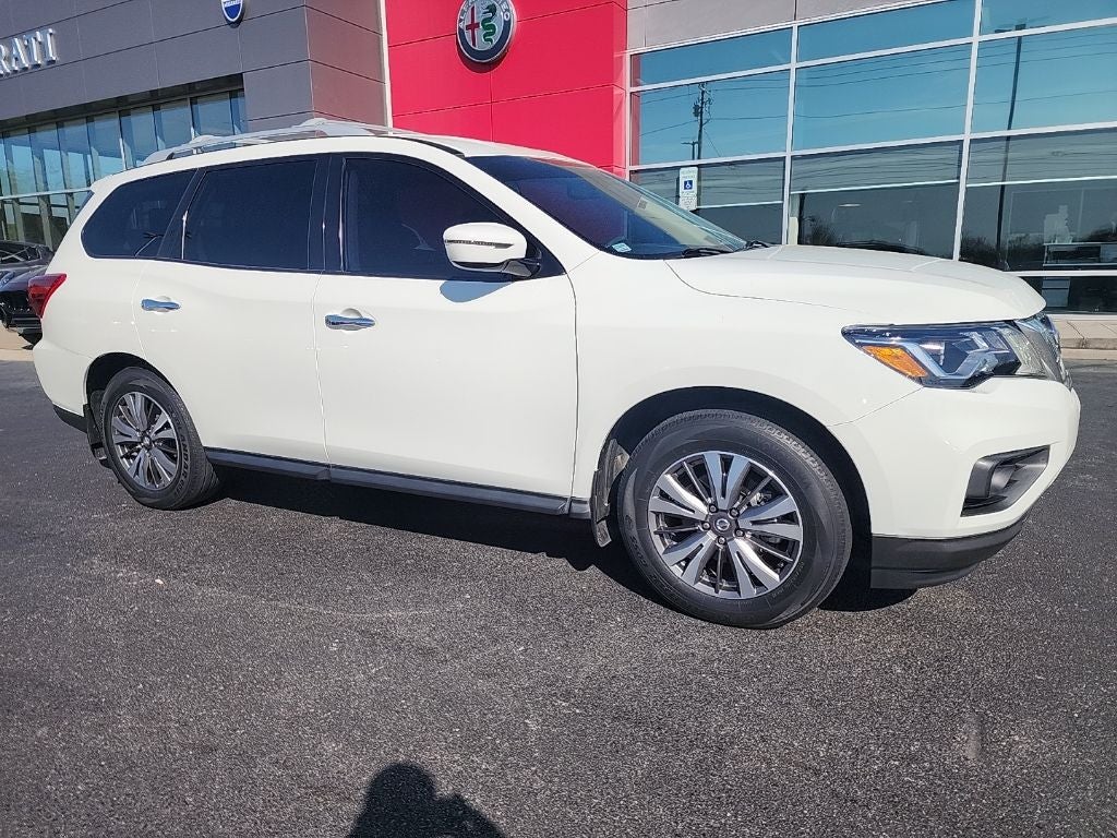 2017 Nissan Pathfinder SV