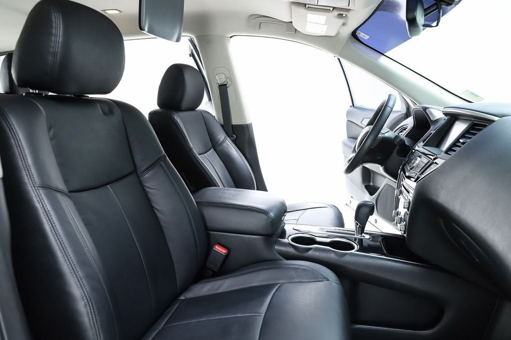2017 Nissan Pathfinder SV