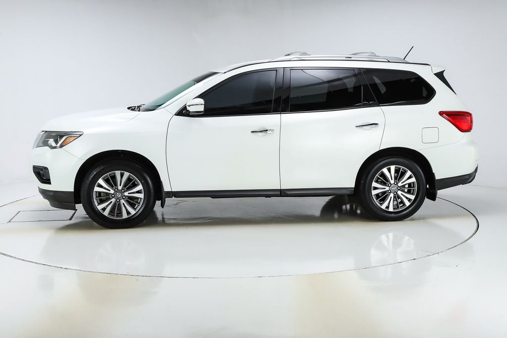 2017 Nissan Pathfinder SV
