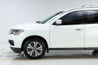 2017 Nissan Pathfinder SV