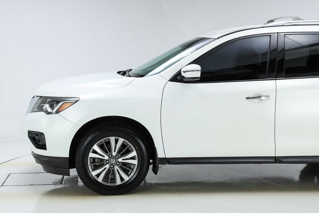 2017 Nissan Pathfinder SV