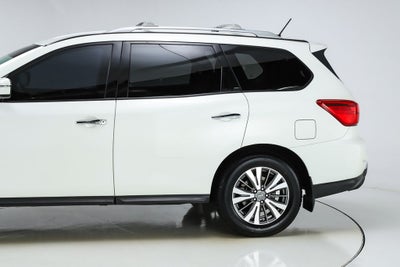 2017 Nissan Pathfinder SV