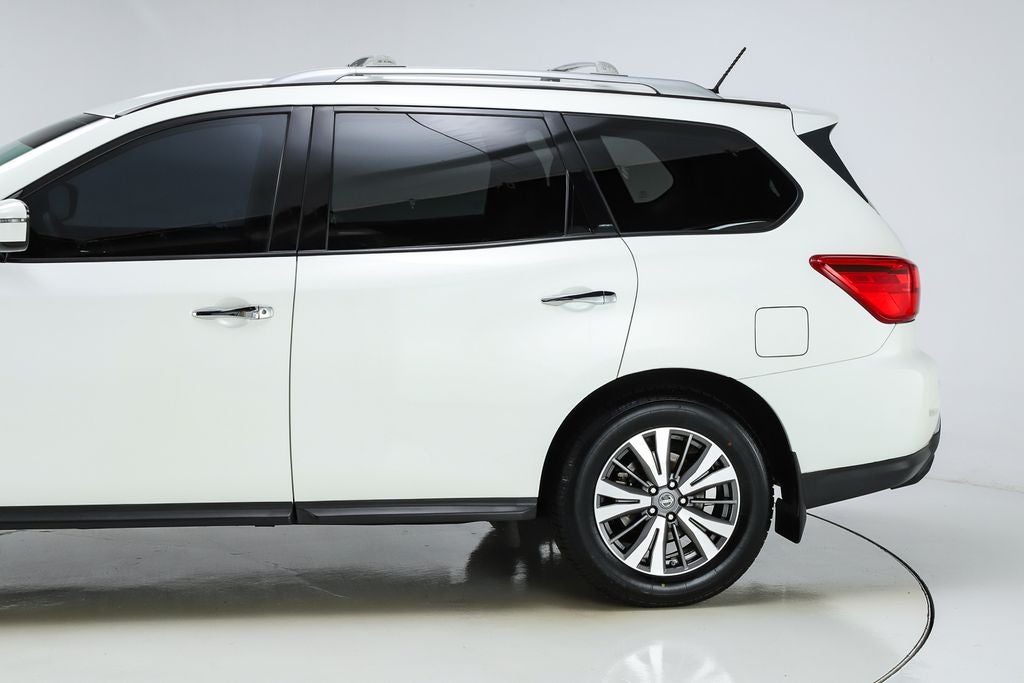 2017 Nissan Pathfinder SV