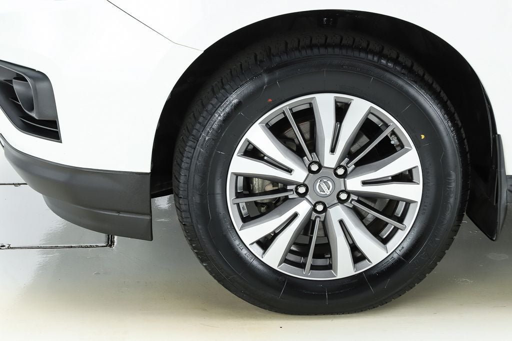 2017 Nissan Pathfinder SV