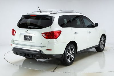 2017 Nissan Pathfinder SV