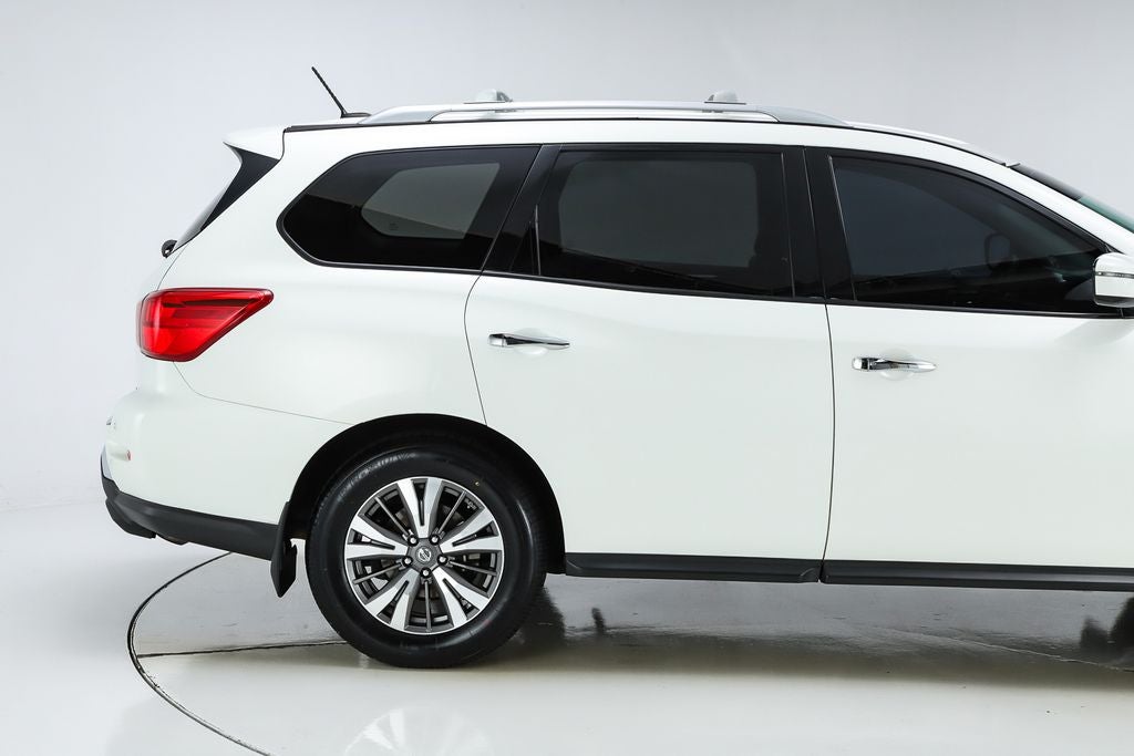 2017 Nissan Pathfinder SV