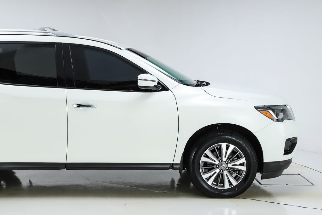 2017 Nissan Pathfinder SV
