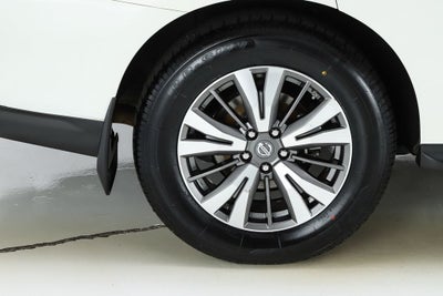 2017 Nissan Pathfinder SV