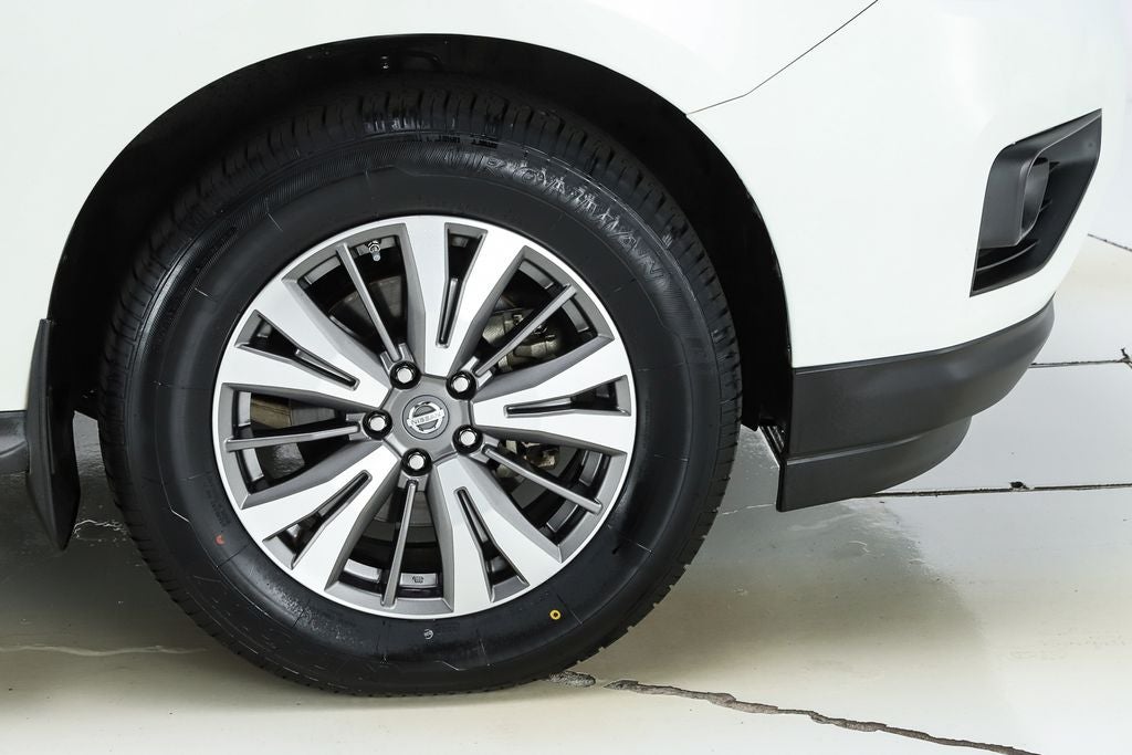 2017 Nissan Pathfinder SV