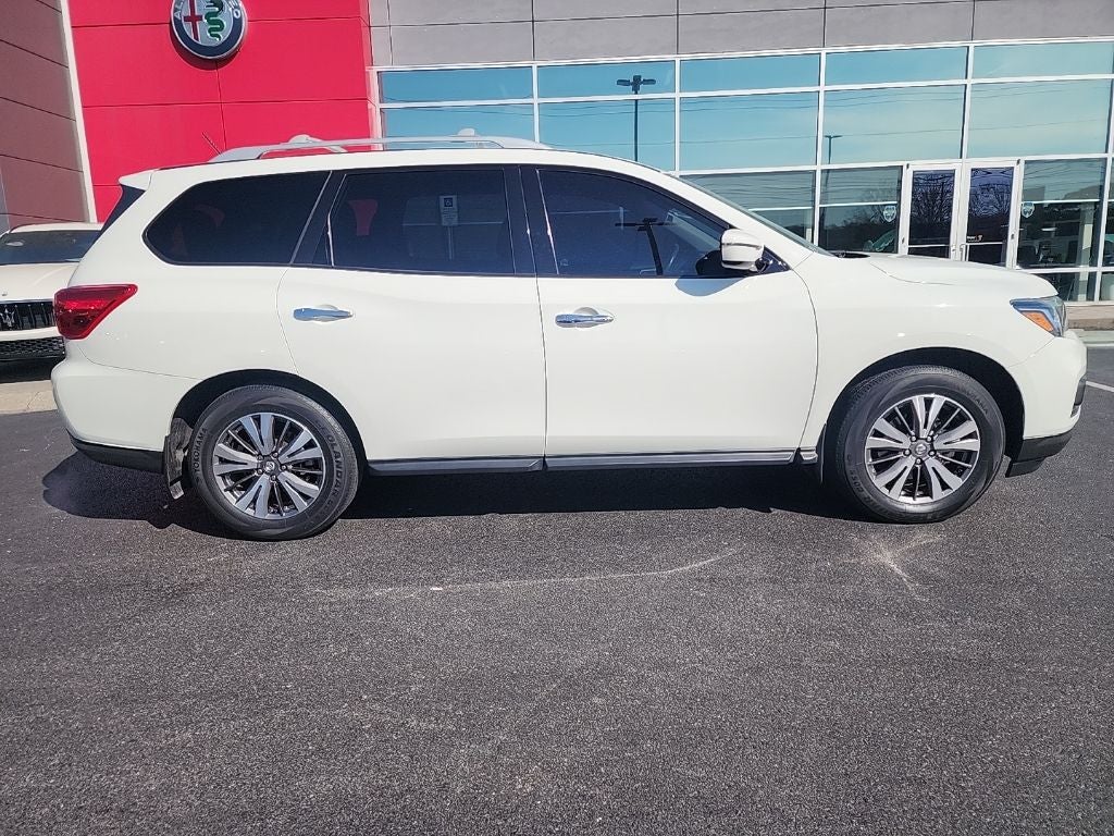 2017 Nissan Pathfinder SV