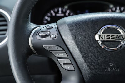 2017 Nissan Pathfinder SV