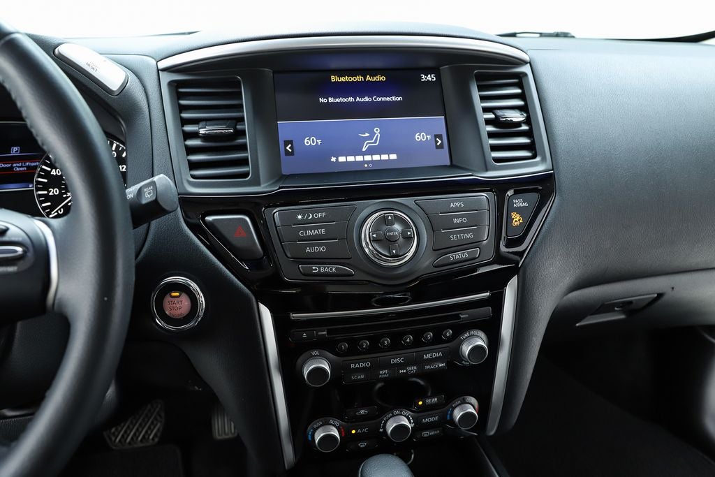 2017 Nissan Pathfinder SV
