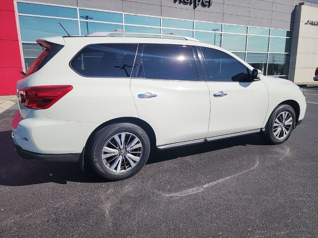 2017 Nissan Pathfinder SV