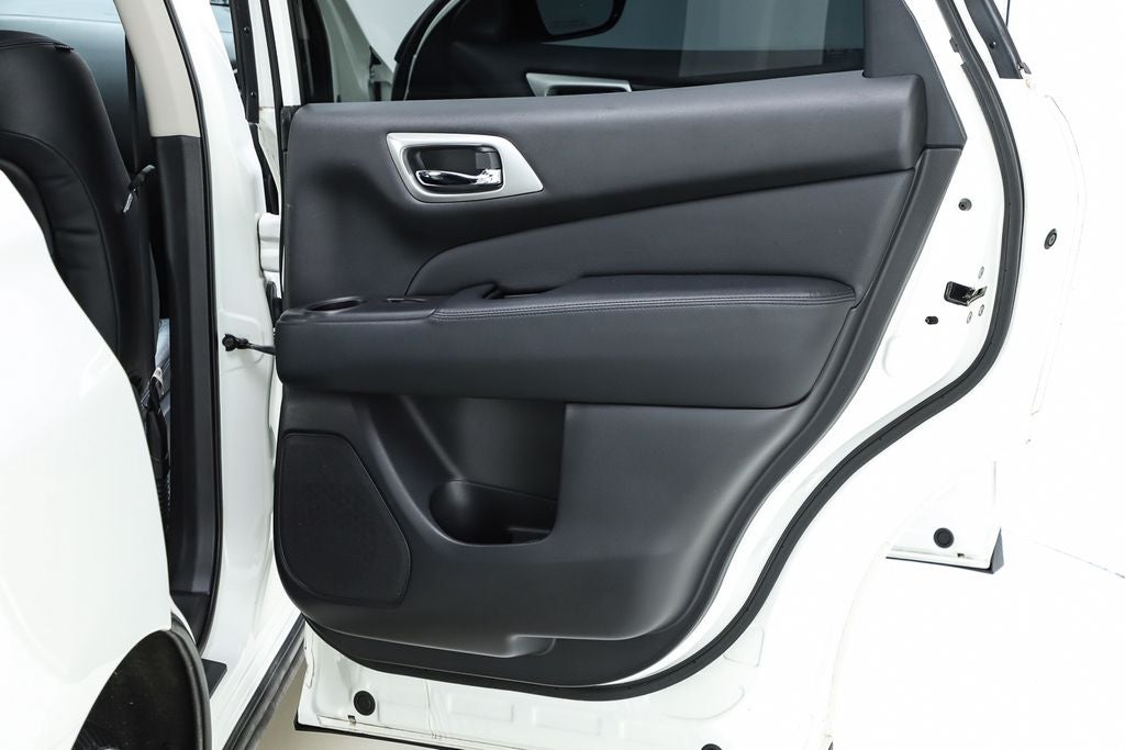 2017 Nissan Pathfinder SV